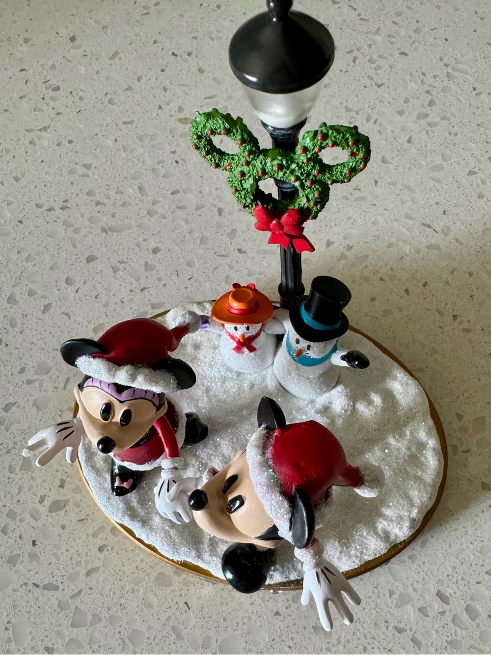 2020 Disney Parks Holiday Santa Mickey & Minnie Light-up Figurine - Picture 3 of 12